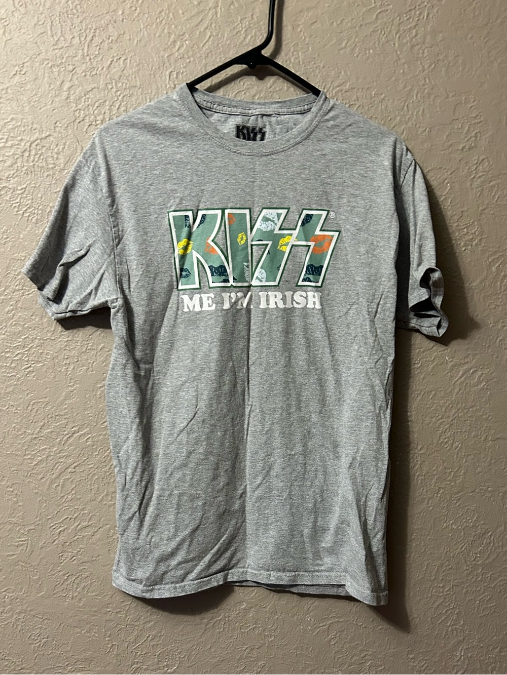Kiss Gray Short Sleeve "Me I'm Irish" Graphic Tee with Green Accents